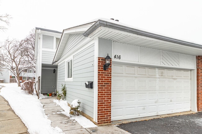 416 Swallow Ln in Deerfield, IL - Building Photo - Building Photo