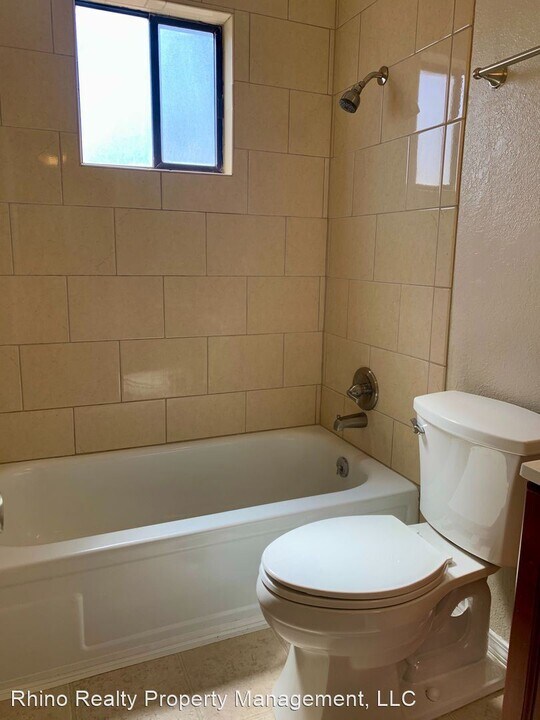12304 Candelaria Rd NE in Albuquerque, NM - Building Photo