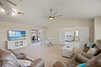 874 Magnolia Ct in Marco Island, FL - Foto de edificio - Building Photo