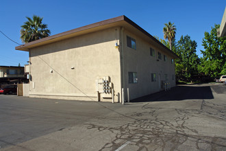 Sherwood West in Stockton, CA - Building Photo - Building Photo