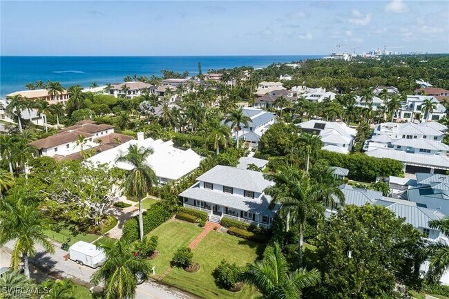155 1st Ave S in Naples, FL - Building Photo - Building Photo