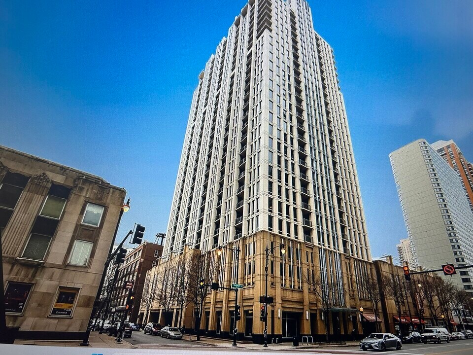 1234/1250 S Michigan Ave in Chicago, IL - Building Photo