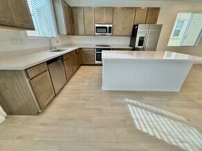 9897 Angel Valley Dr in Las Vegas, NV - Building Photo - Building Photo