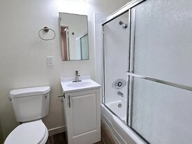 2717 S Baker St, Unit A in Santa Ana, CA - Building Photo