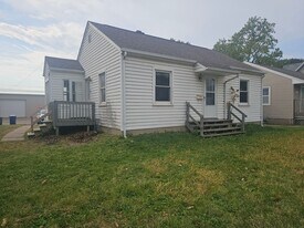 1017 Grant St in Bettendorf, IA - Building Photo