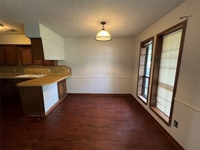 411 W Pelton St in Sherman, TX - Foto de edificio - Building Photo