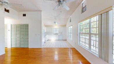 29720 Journeys End Rd in Big Pine Key, FL - Building Photo - Building Photo