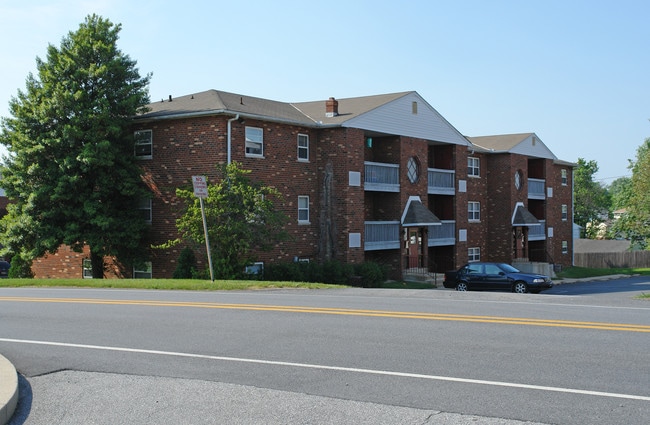 Greenbank Manor in Wilmington, DE - Building Photo - Building Photo