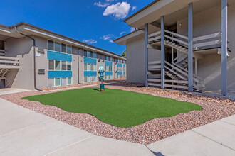 Aero Place Apartments in Colorado Springs, CO - Building Photo - Building Photo