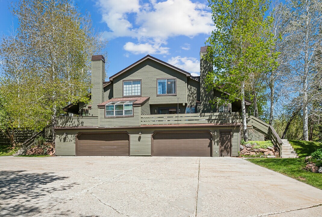 3061 Fawn Dr in Park City, UT - Building Photo