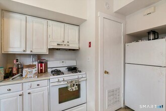 957 State St in New Haven, CT - Building Photo - Building Photo