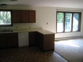 62 Summer St in Amherst, MA - Building Photo - Building Photo