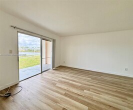 3449 NW 44th St in Lauderdale Lakes, FL - Building Photo - Building Photo