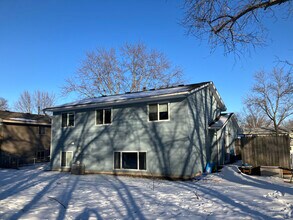 8217 Logan Ave N in Minneapolis, MN - Foto de edificio - Building Photo