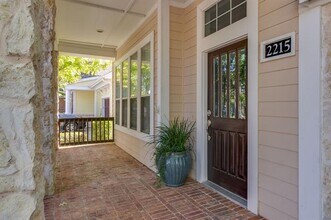 2215 Grizzly Run Ln in Euless, TX - Building Photo - Building Photo