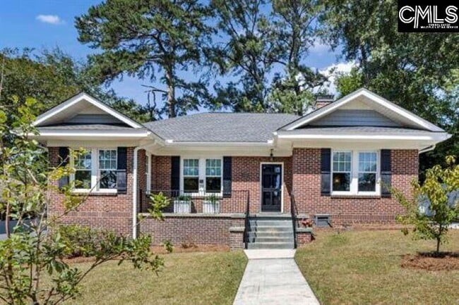 property at 1701 Pinewood Dr