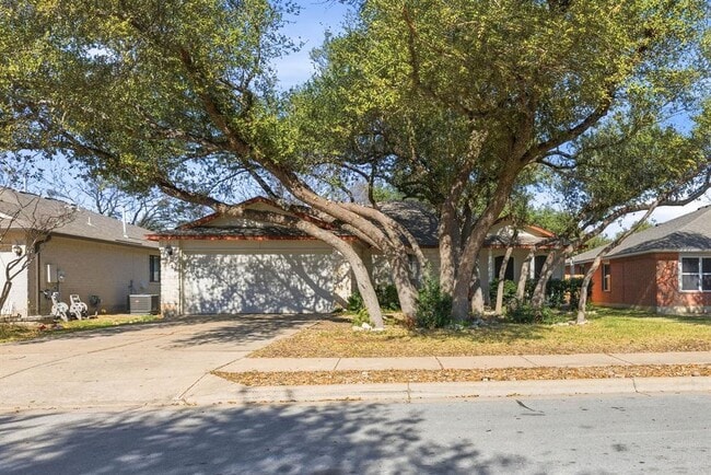 1102 Fossil Cove in Round Rock, TX - Building Photo - Building Photo