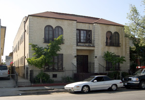 324 N Matthews Apartments