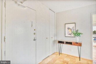 4515 Willard Ave in Chevy Chase, MD - Building Photo - Building Photo