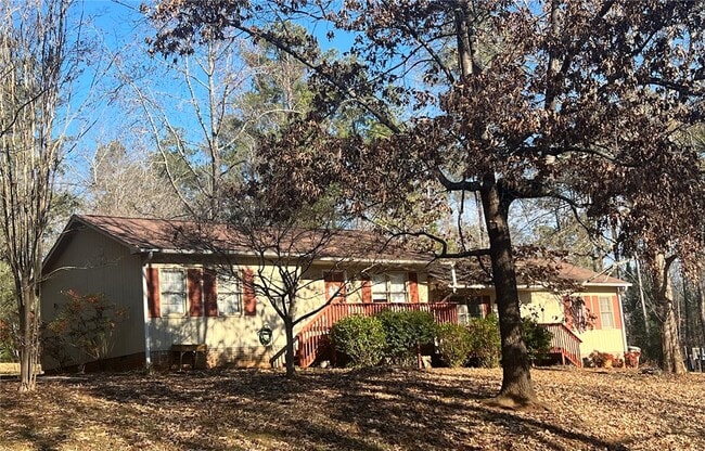 property at 306 Willow Ct