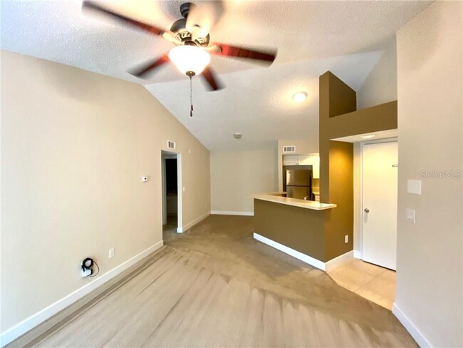 5713 Gatlin Ave in Orlando, FL - Building Photo - Building Photo