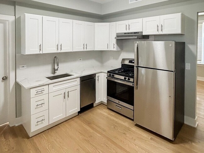 1940 W Winona St, Unit 1 in Chicago, IL - Foto de edificio - Building Photo