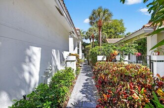 2283 NW 53rd St in Boca Raton, FL - Building Photo - Building Photo