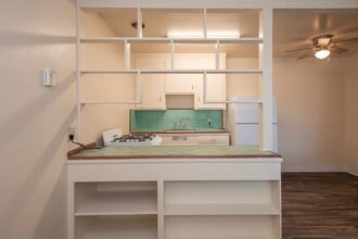 Coralaire Apartments in Sacramento, CA - Building Photo - Building Photo