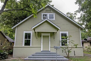 3220 Melbourne St in Houston, TX - Building Photo