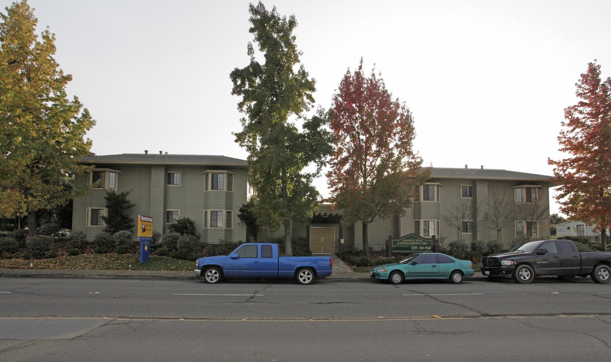 Diamond Head Condominiums in Petaluma, CA - Building Photo