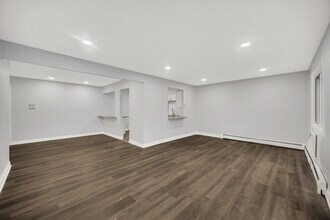 10361 Dearlove Rd in Glenview, IL - Building Photo - Building Photo