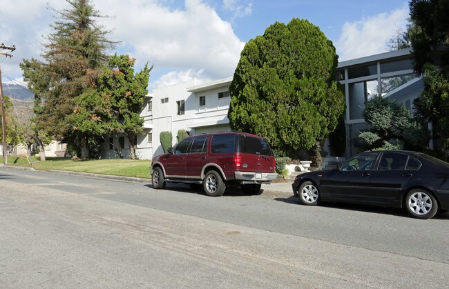 Sierra Vista in San Bernardino, CA - Building Photo - Building Photo