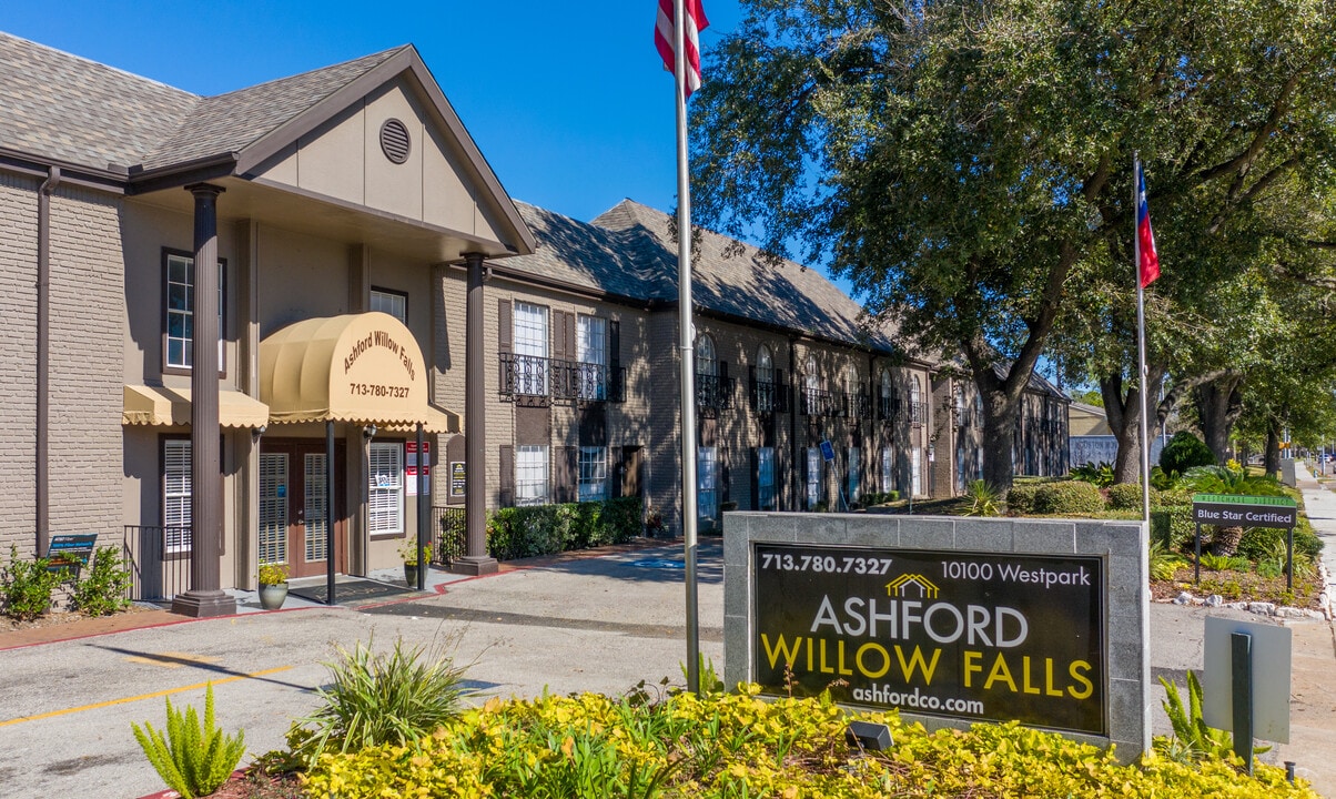 Ashford WIllow Falls Photo