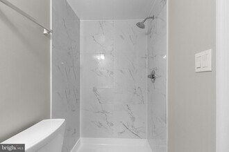 614 Gibson Rd in Baltimore, MD - Foto de edificio - Building Photo