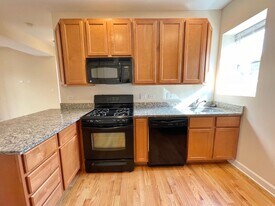 3348 W Wilson Ave, Unit 1N in Chicago, IL - Building Photo