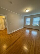 Renovated Units Blocks From The Lake in Evanston, IL - Foto de edificio - Interior Photo