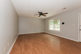 109 Neal Ave in Stockbridge, GA - Foto de edificio - Building Photo