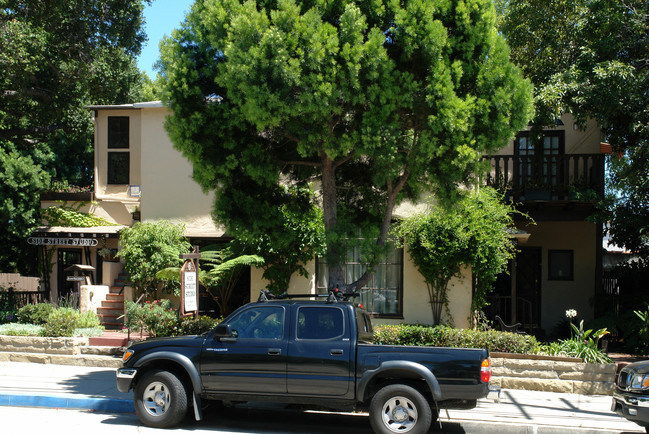 Casa Valerio in Santa Barbara, CA - Building Photo - Building Photo