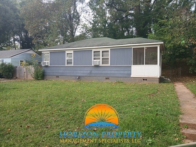 property at 907 Crestline Rd NW