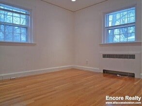 75 Wyman St in Newton, MA - Building Photo - Building Photo