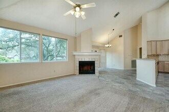 10801 Pinkney Ln in Austin, TX - Building Photo - Building Photo