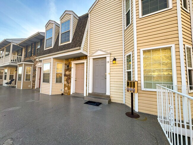 972 900 E in Provo, UT - Building Photo - Building Photo