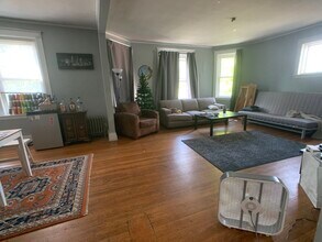 1515 Beacon St, Unit 3 in Brookline, MA - Building Photo - Building Photo