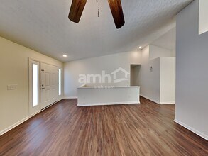 254 Iris Trail Dr in Galloway, OH - Building Photo - Building Photo