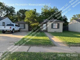 3012 33rd St in Lubbock, TX - Building Photo