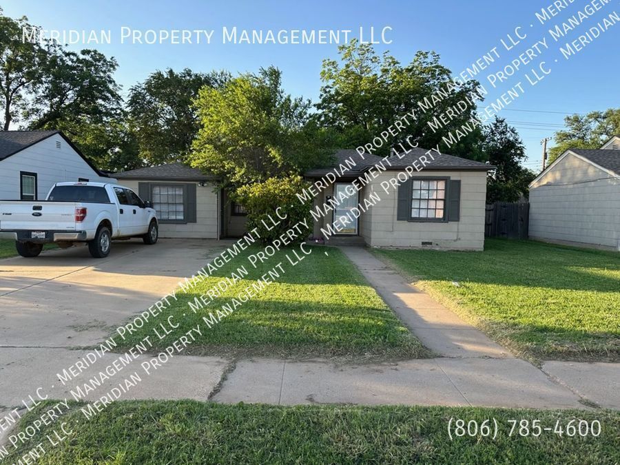 3012 33rd St in Lubbock, TX - Building Photo