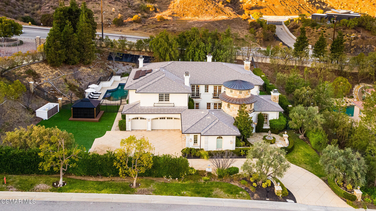 29475 Malibu View Ct in Agoura Hills, CA - Foto de edificio