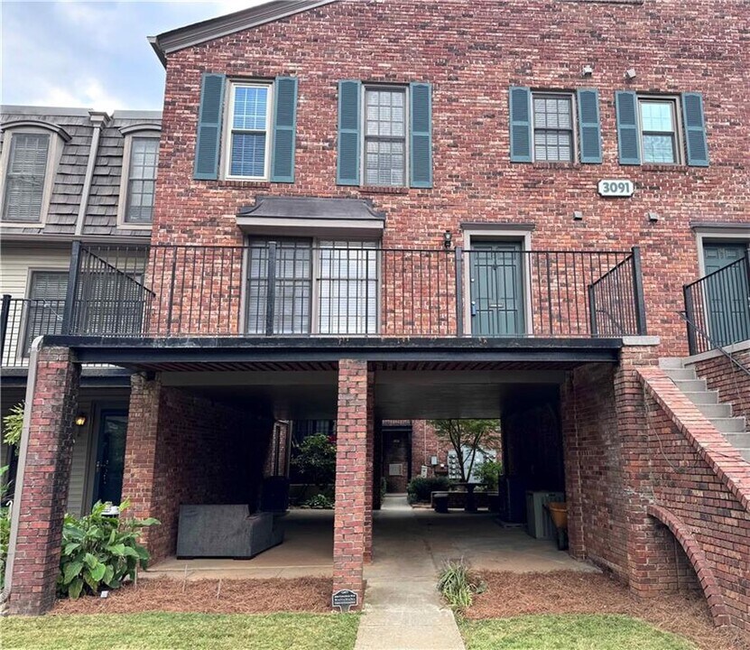 3091 Colonial Way in Atlanta, GA - Building Photo