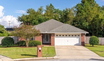 4718 Lemoyne Vista in Milton, FL - Building Photo