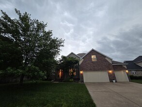 4578 E Pearson Meadow Dr in Springfield, MO - Building Photo - Building Photo